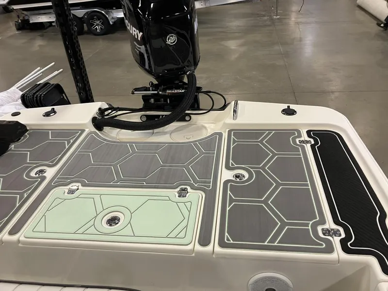 Slide: The Image of Mako 21 LTS 2017 - 6