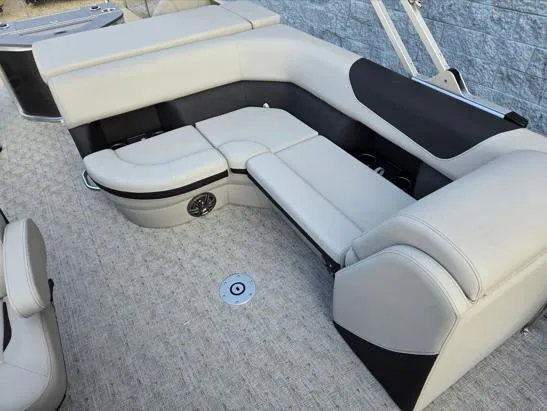 Slide: The Image of South Bay 224FCR LE 2026 - 8