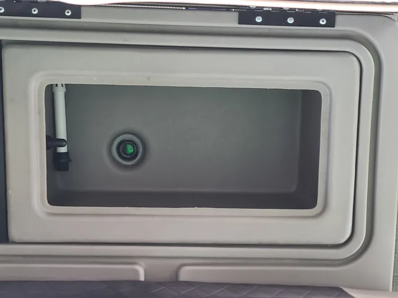 Slide: The Image of Sun Tracker Fishin' Barge 20 DLX 2021 - 17