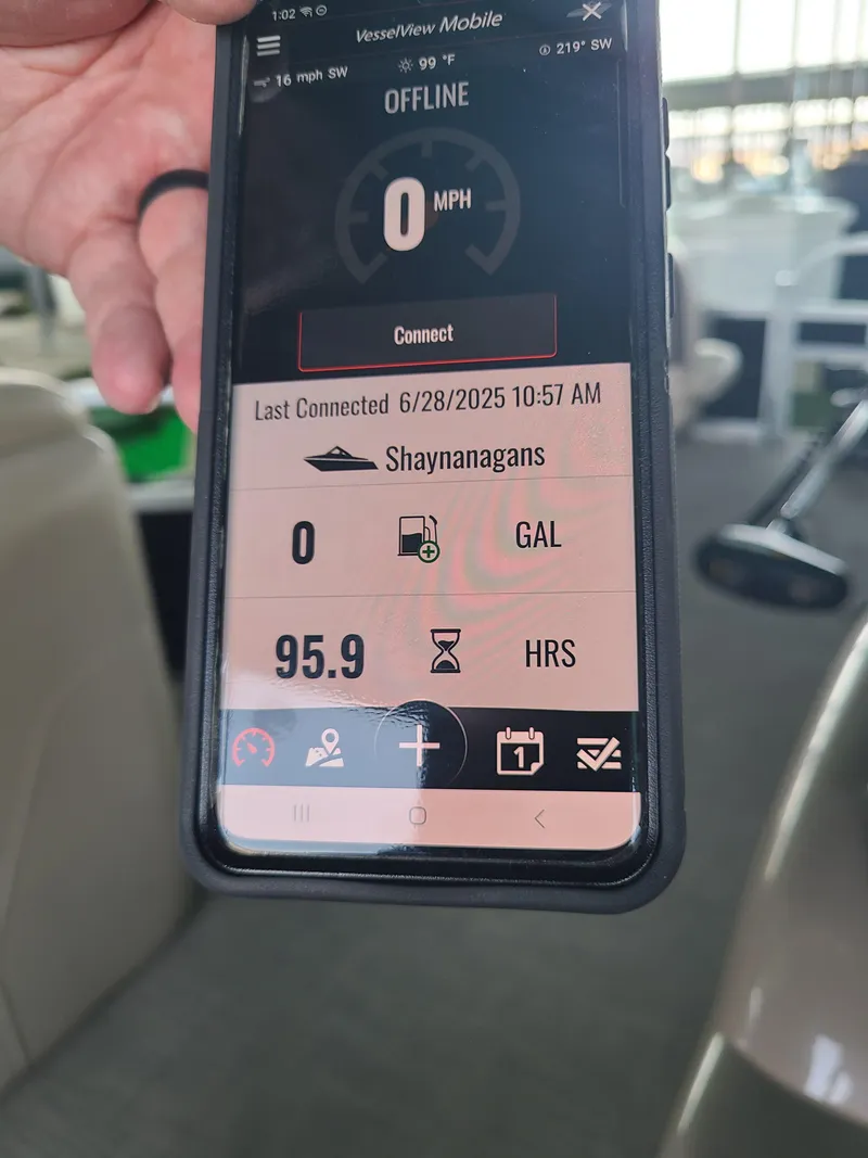 Slide: The Image of Sun Tracker Fishin' Barge 20 DLX 2021 - 18