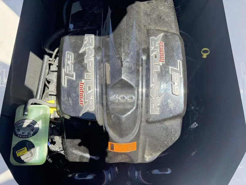 Slide: The Image of 2017 Moomba Helix engine, Raptor Indmar 6.2L, top view. - 2