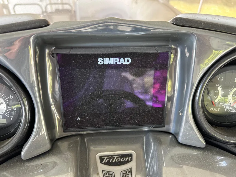 Slide: The Image of Dashboard of 2017 JC 25 Neptoon TT Sport with Simrad display. - 21