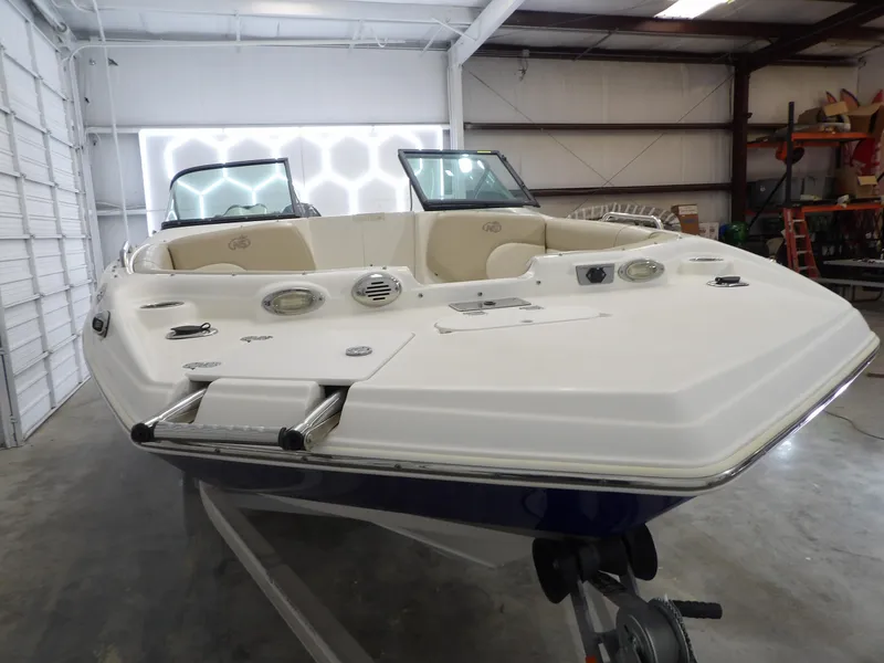 Slide: The Image of NauticStar 223 DC SPORT DECK DB 2017 - 10