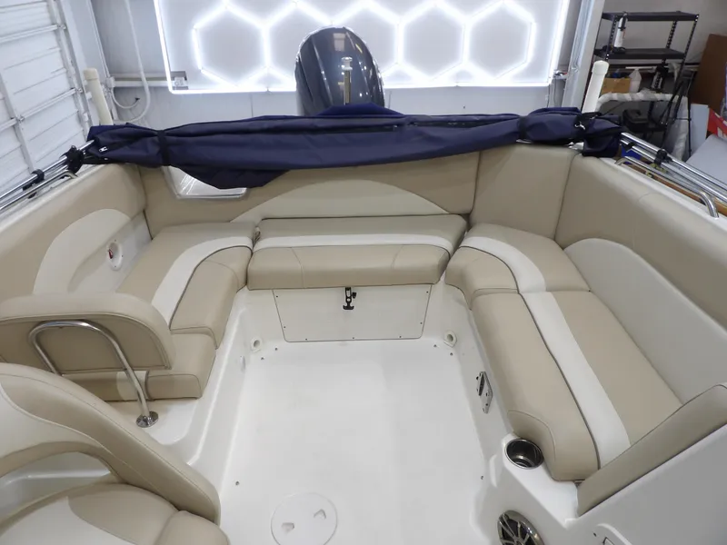 Slide: The Image of NauticStar 223 DC SPORT DECK DB 2017 - 16