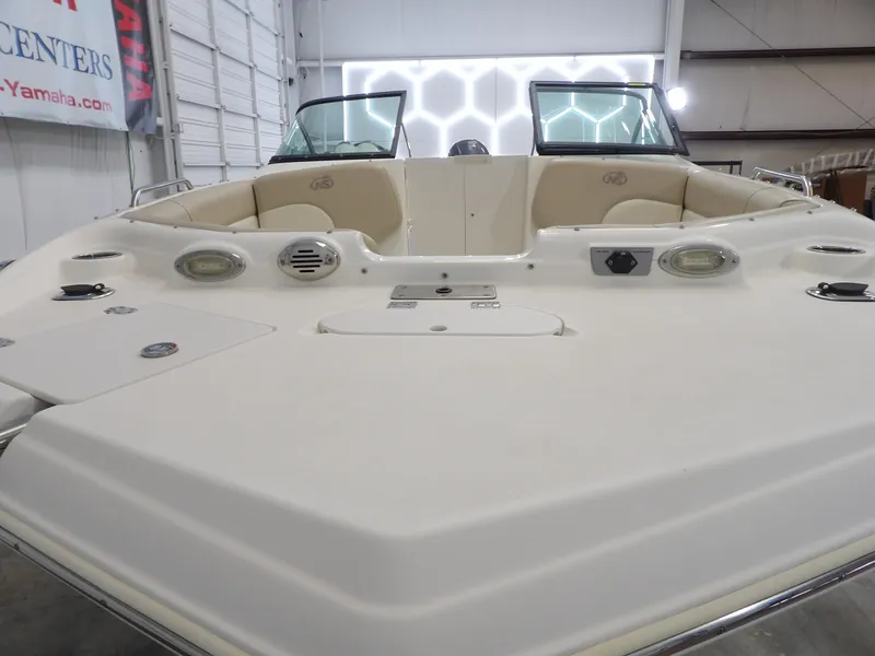 Slide: The Image of NauticStar 223 DC SPORT DECK DB 2017 - 9