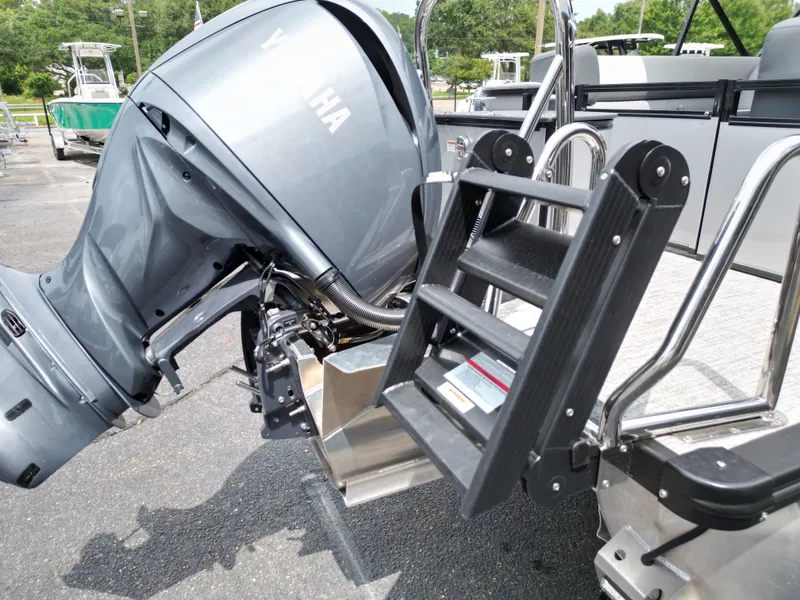 Slide: The Image of Tahoe LTZ QL25T 2025 - 13