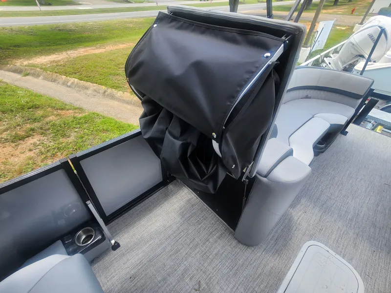 Slide: The Image of Tahoe LTZ QL25T 2025 - 16