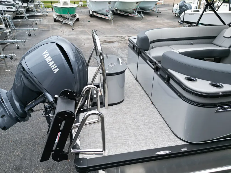 Slide: The Image of Tahoe LTZ QL25T 2025 - 20