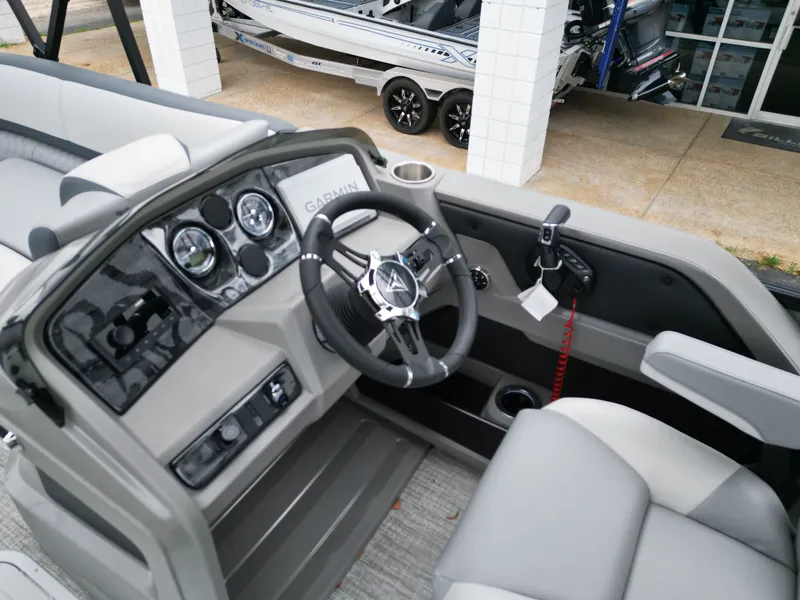 Slide: The Image of Tahoe LTZ QL25T 2025 - 25