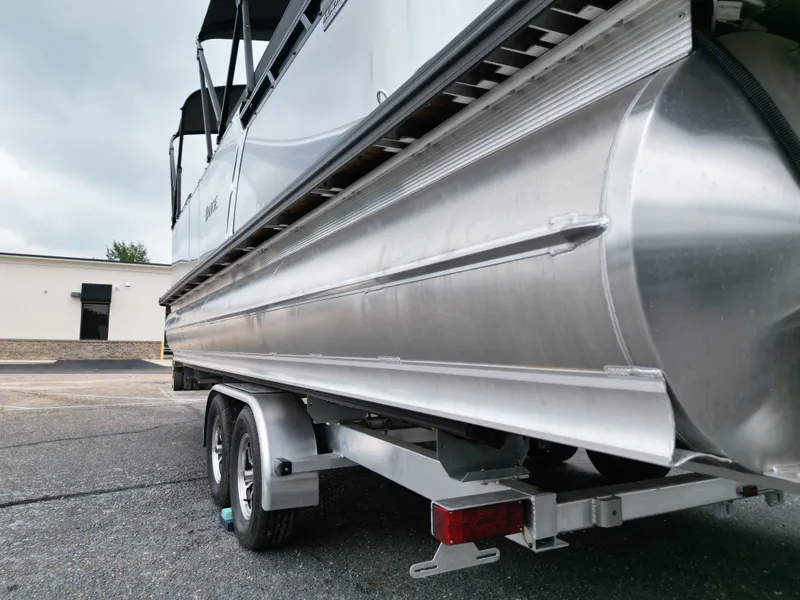 Slide: The Image of Tahoe LTZ QL25T 2025 - 7