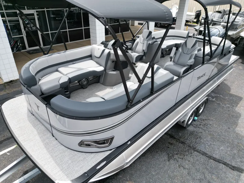 Slide: The Image of Tahoe LTZ QL25T 2025 - 9