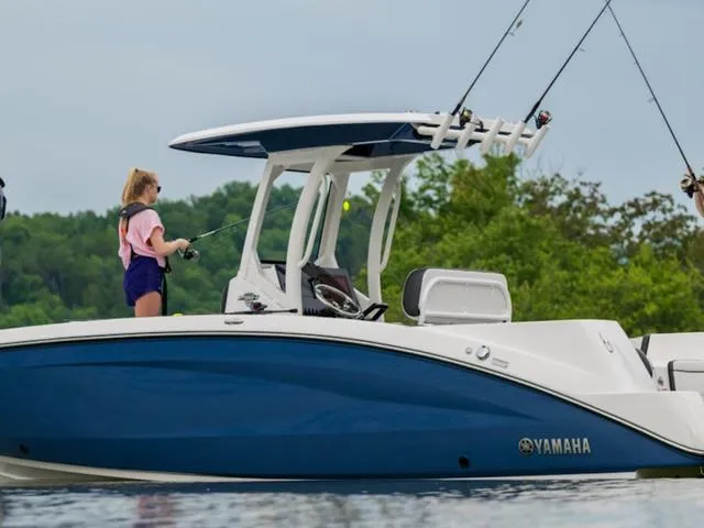 Slide: The Image of Yamaha 252 FSH Sport 2025 - 4