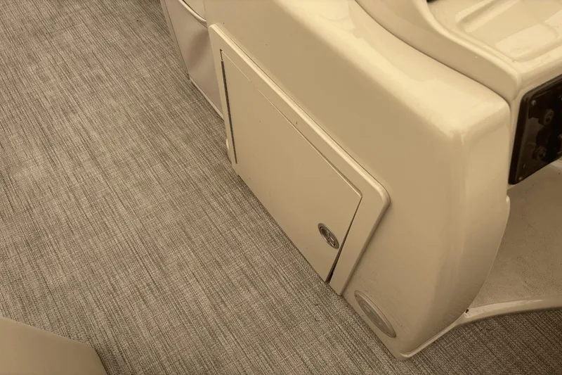 Slide: The Image of Sylvan 820 Mirage 2018 - 10