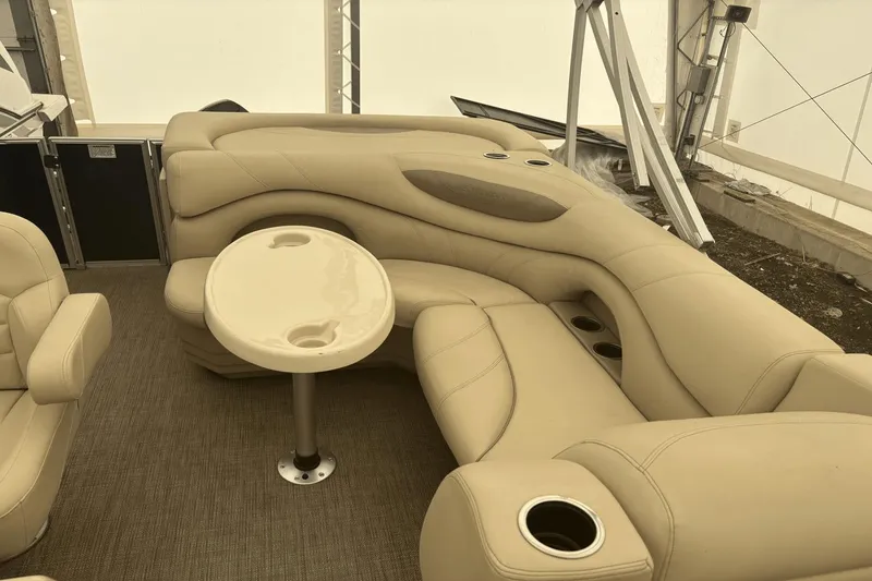 Slide: The Image of Sylvan 820 Mirage 2018 - 3