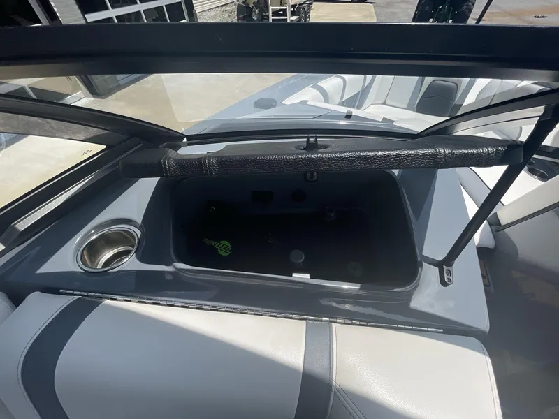 Slide: The Image of Malibu Wakesetter 21 MLX 2019 - 17