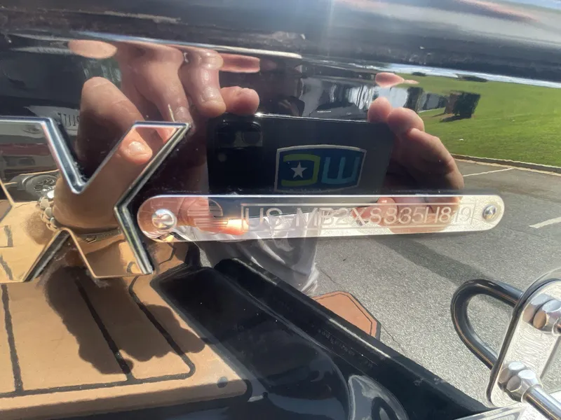 Slide: The Image of Malibu Wakesetter 21 MLX 2019 - 2