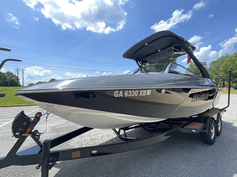 Slide: The Image of Malibu Wakesetter 21 MLX 2019 - 3