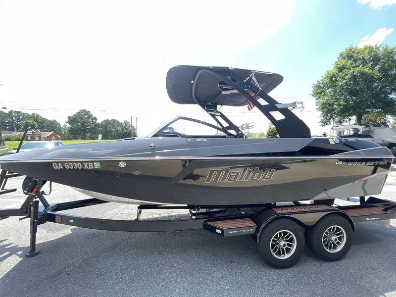 Slide: The Image of Malibu Wakesetter 21 MLX 2019 - 4