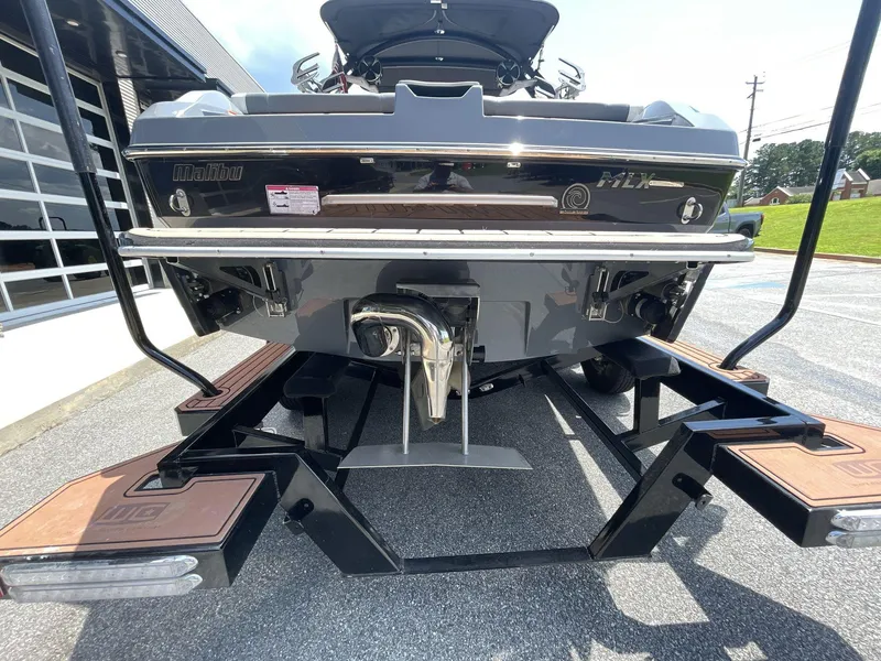 Slide: The Image of Malibu Wakesetter 21 MLX 2019 - 6
