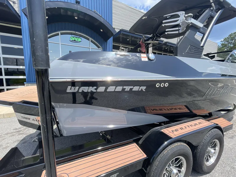 Slide: The Image of Malibu Wakesetter 21 MLX 2019 - 9