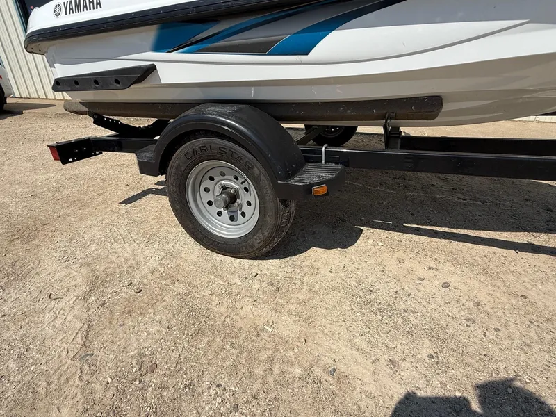 Slide: The Image of Yamaha 800 XLT 2005 - 15