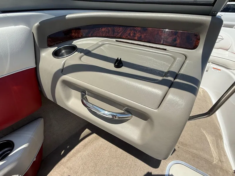 Slide: The Image of Crownline Boats 18 SS 2011 - 15