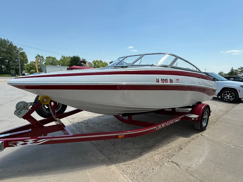 Slide: The Image of Crownline Boats 18 SS 2011 - 2