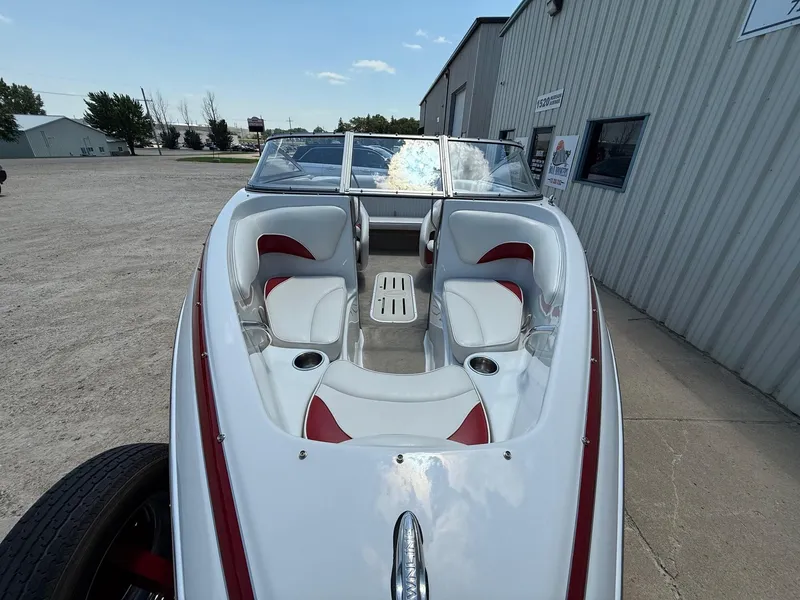 Slide: The Image of Crownline Boats 18 SS 2011 - 3