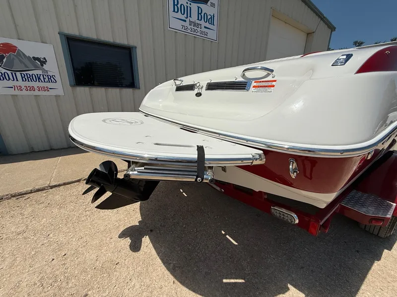 Slide: The Image of Crownline Boats 18 SS 2011 - 4