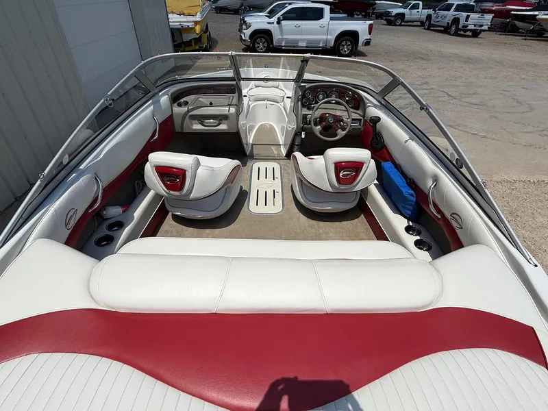 Slide: The Image of Crownline Boats 18 SS 2011 - 8