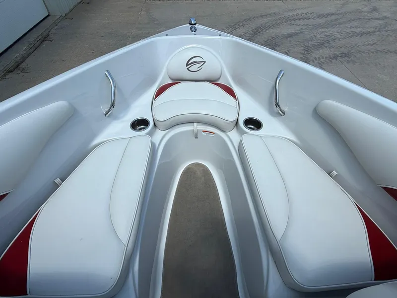 Slide: The Image of Crownline Boats 18 SS 2011 - 9