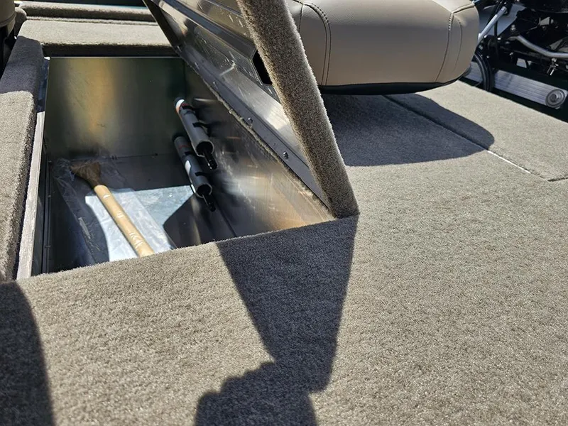 Slide: The Image of Tracker Bass Tracker Classic Limited 2026 - 11