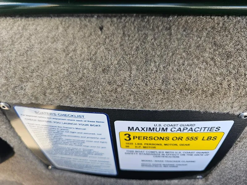 Slide: The Image of Tracker Bass Tracker Classic Limited 2026 - 14