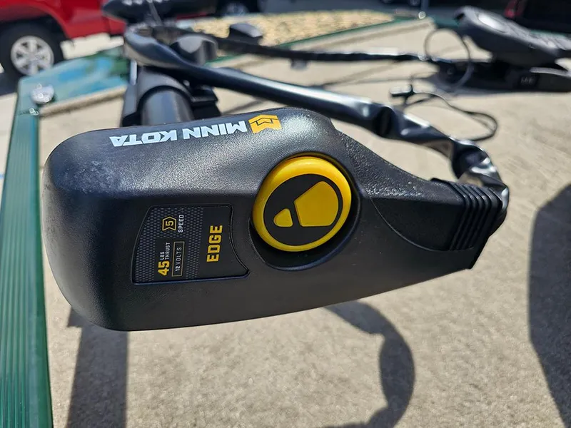 Slide: The Image of Tracker Bass Tracker Classic Limited 2026 - 18