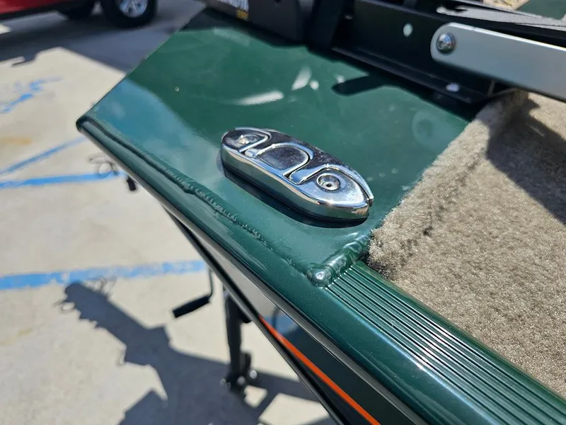 Slide: The Image of Tracker Bass Tracker Classic Limited 2026 - 19