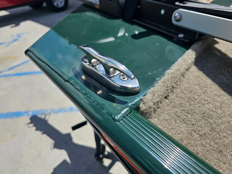 Slide: The Image of Tracker Bass Tracker Classic Limited 2026 - 20