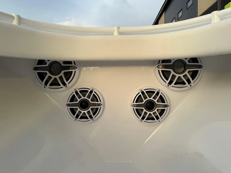 Slide: The Image of Onslow Bay 33 Tournament Edition boat seat, 2020 model, white upholstery. - 53