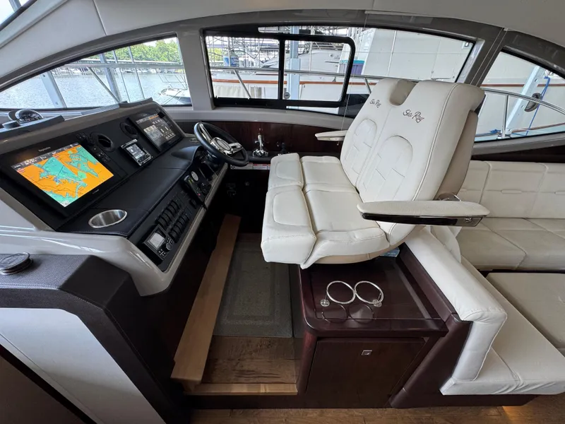 Slide: The Image of Sea Ray Sundancer 400 2017 - 52