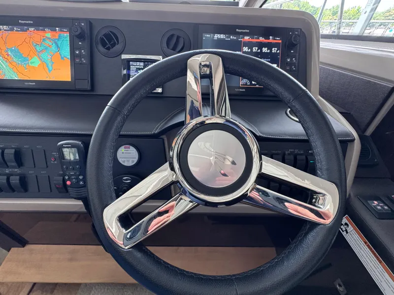 Slide: The Image of Sea Ray Sundancer 400 2017 - 55