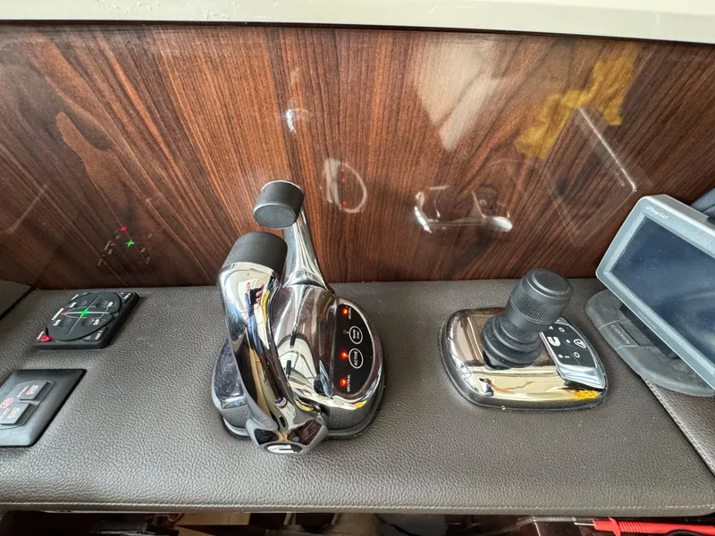 Slide: The Image of Sea Ray Sundancer 400 2017 - 62