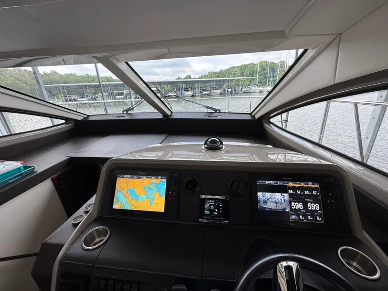 Slide: The Image of Sea Ray Sundancer 400 2017 - 65