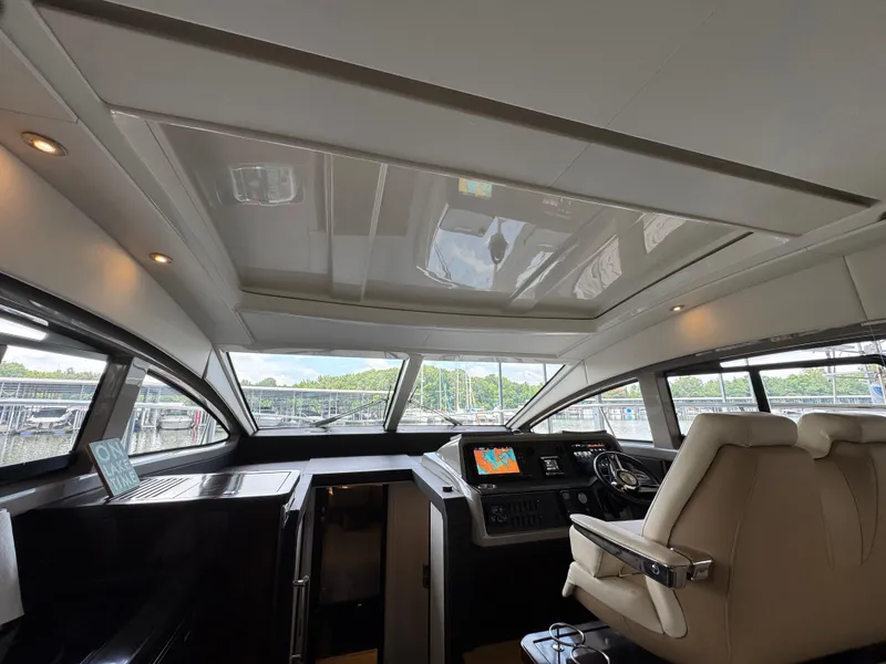 Slide: The Image of Sea Ray Sundancer 400 2017 - 67