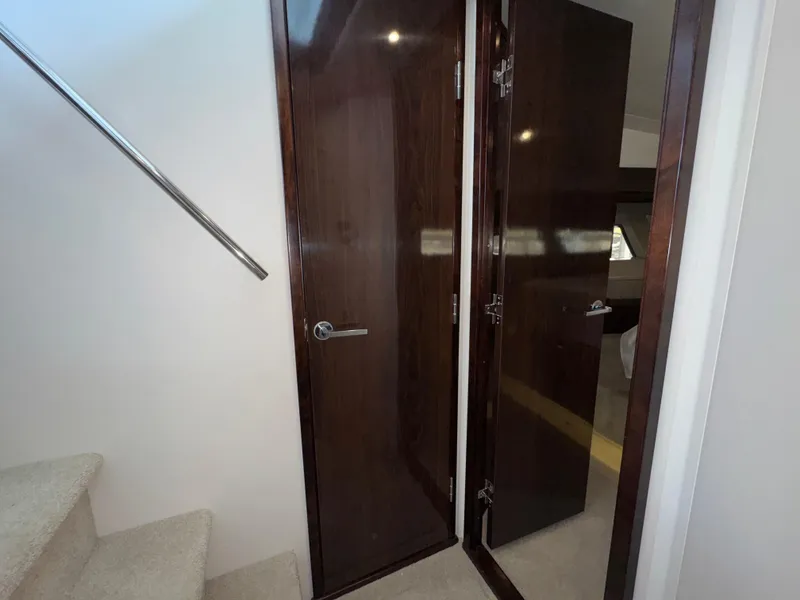 Slide: The Image of Sea Ray Sundancer 400 2017 - 75