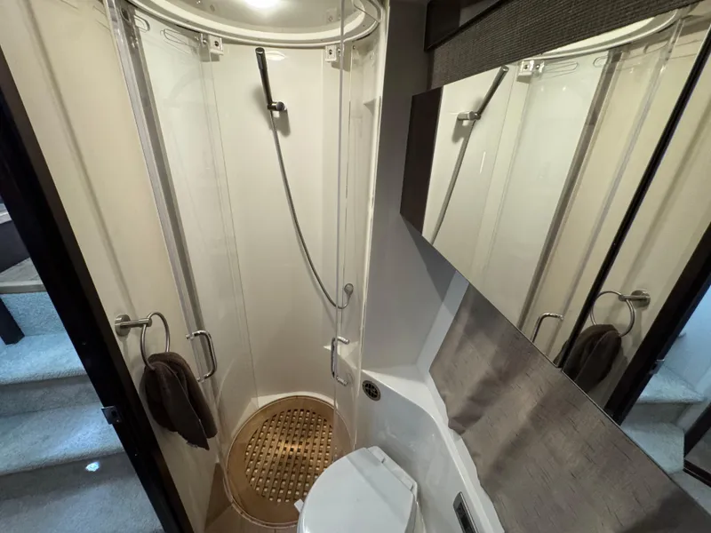 Slide: The Image of Sea Ray Sundancer 400 2017 - 77