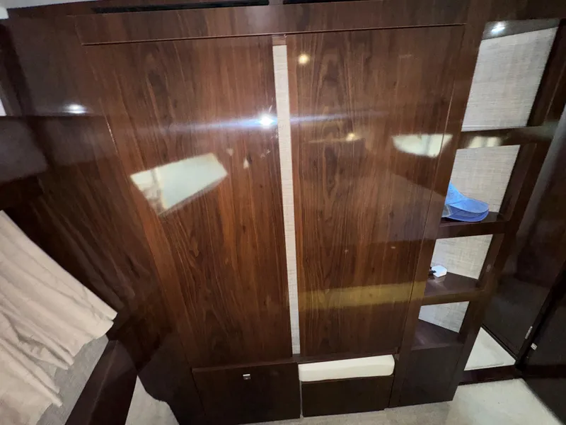 Slide: The Image of Sea Ray Sundancer 400 2017 - 83