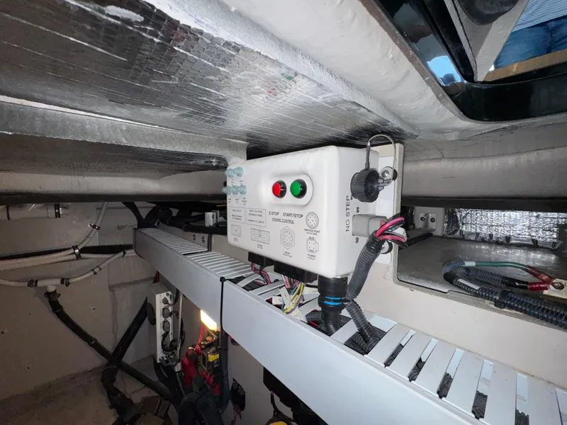 Slide: The Image of Sea Ray Sundancer 400 2017 - 92