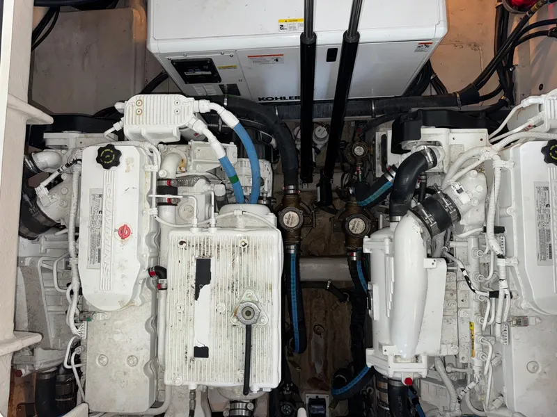 Slide: The Image of Sea Ray Sundancer 400 2017 - 94