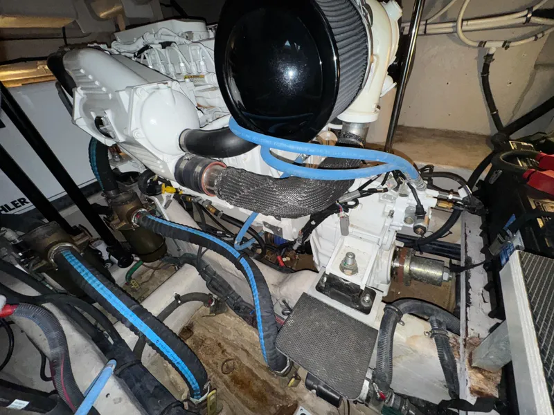 Slide: The Image of Sea Ray Sundancer 400 2017 - 97