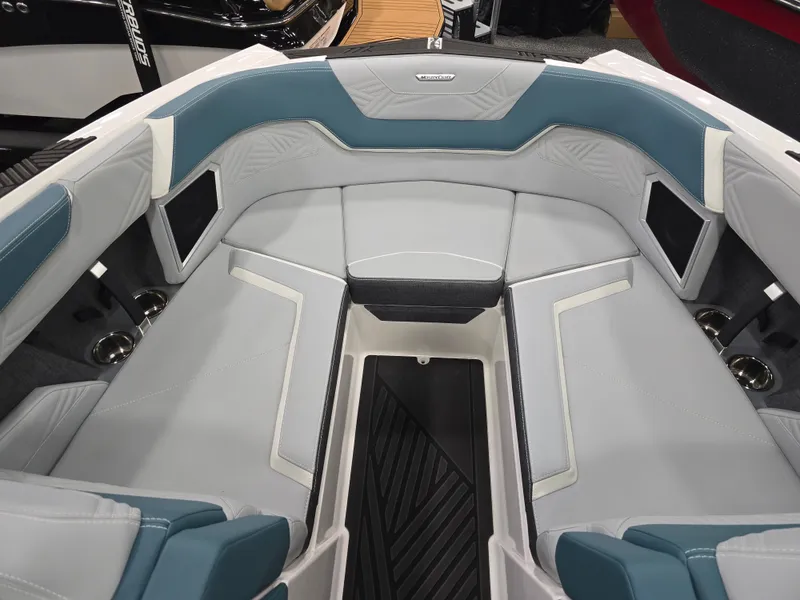 Slide: The Image of MasterCraft XStar 2025 - 113