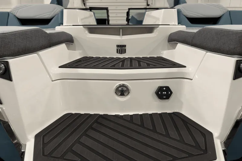Slide: The Image of MasterCraft XStar 2025 - 18